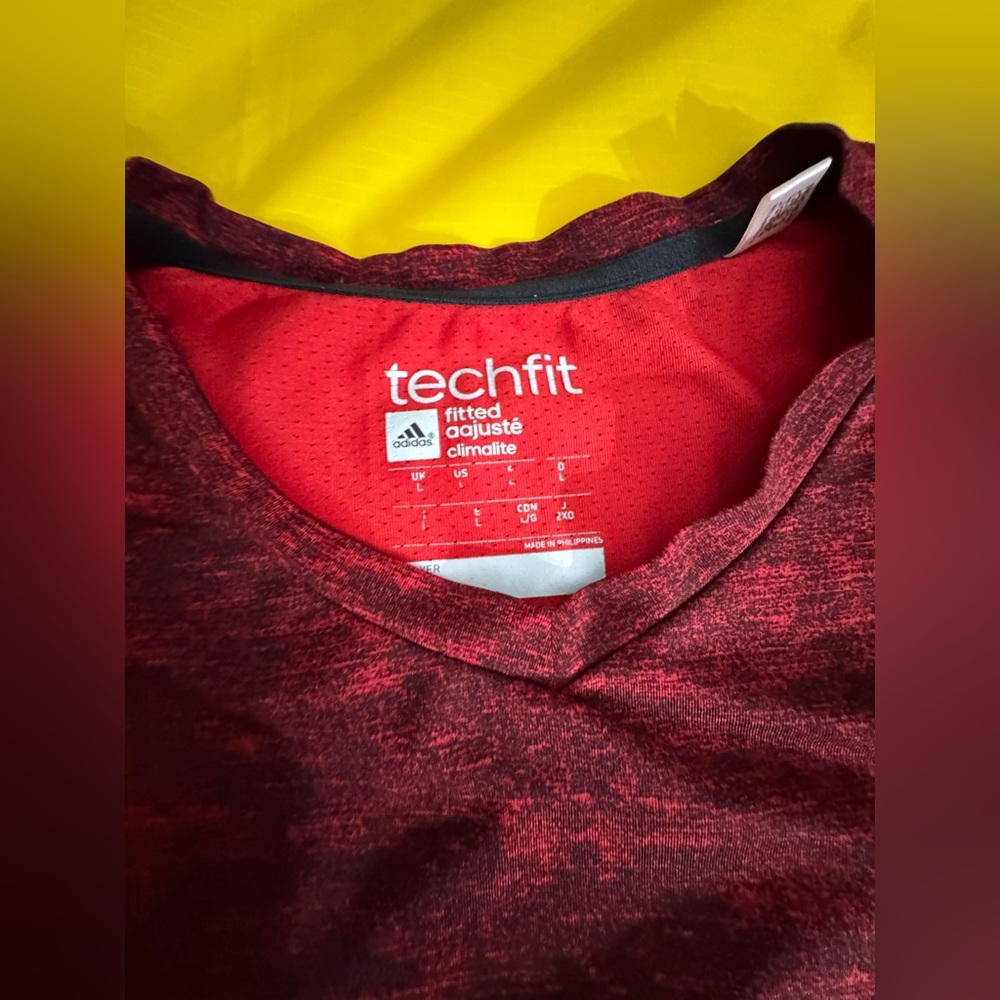 Nike long sleeve fitted shirt (Large) Excellent condition.